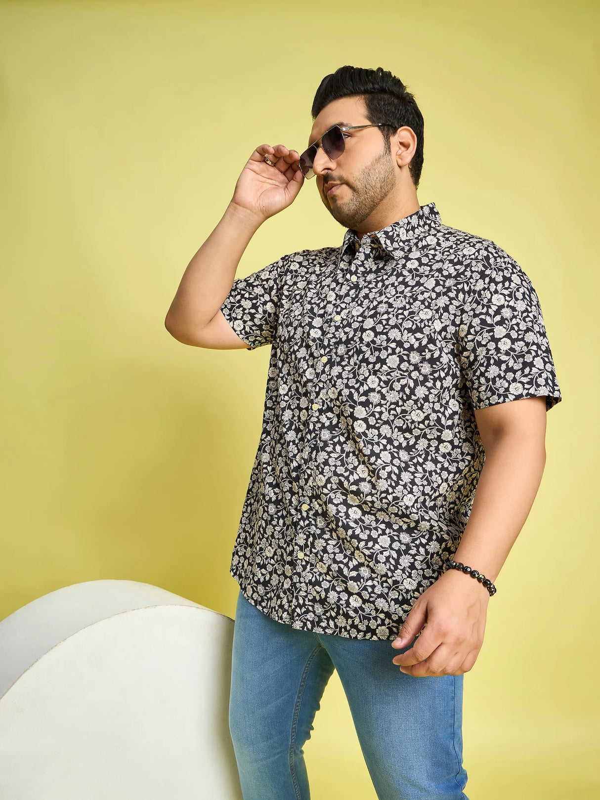 Men Plus Size Trudo Off-White Floral Printed Black Shirt - bigbanana