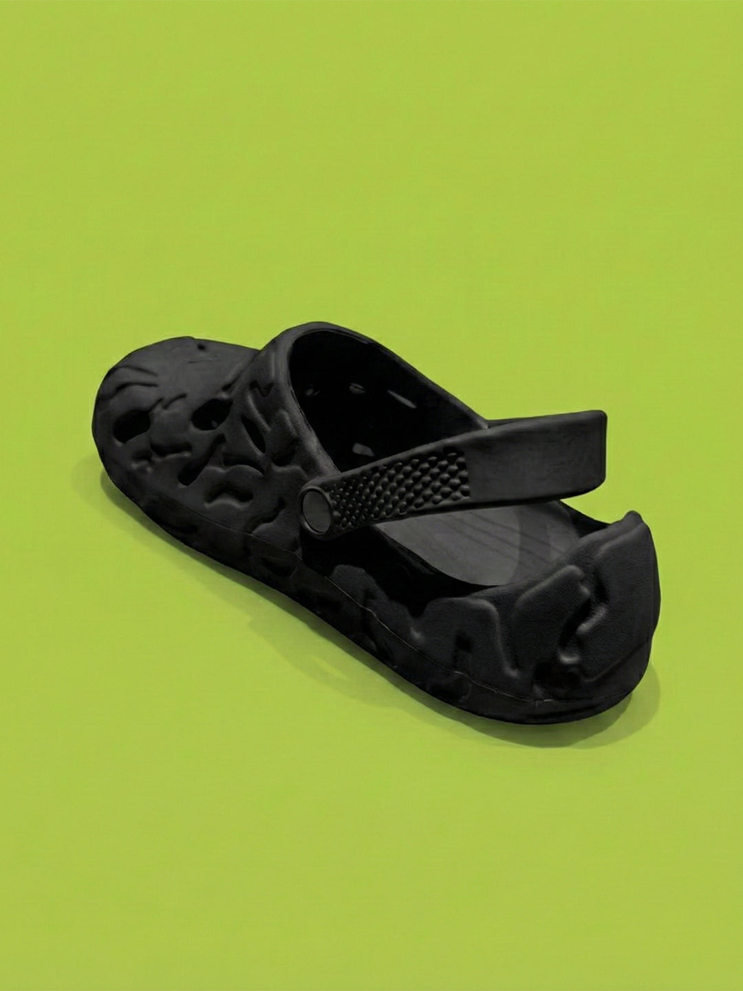 bigbanana Ferver-Black Unisex Clogs