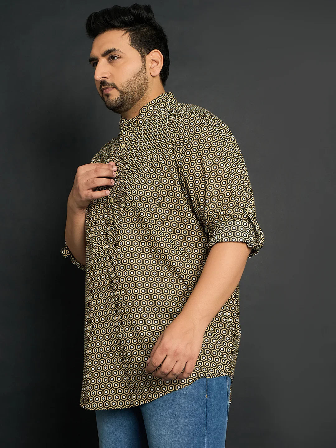 Men Plus Size Gueppi Geometric Short Kurta - bigbanana