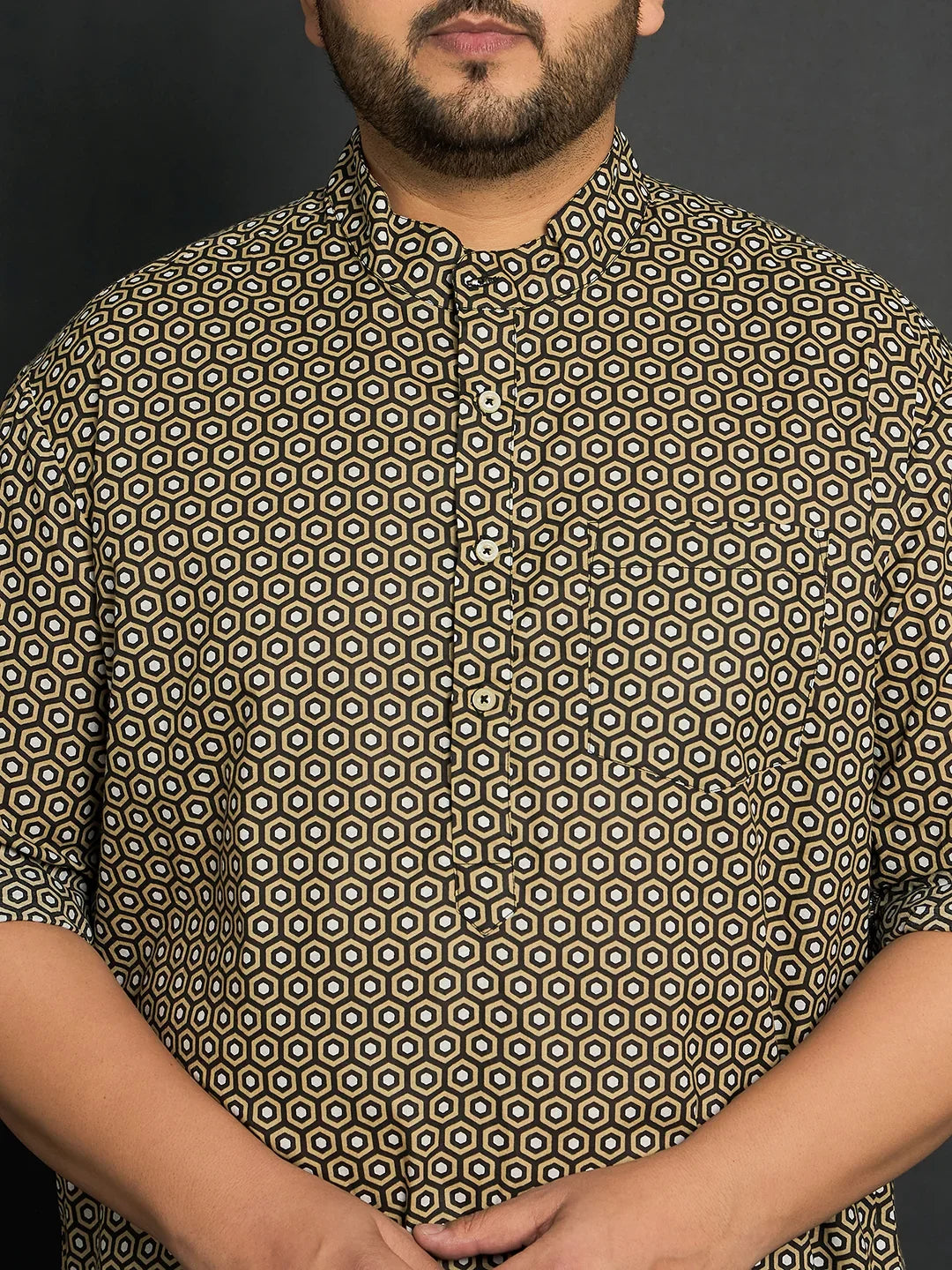 Men Plus Size Gueppi Geometric Short Kurta - bigbanana