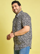 Men Plus Size Trudo Off-White Floral Printed Black Shirt - bigbanana