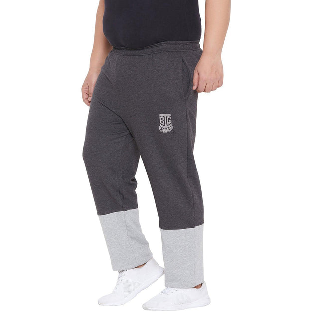 Men's plus size two-tone joggers in grey with elastic waist and side pockets